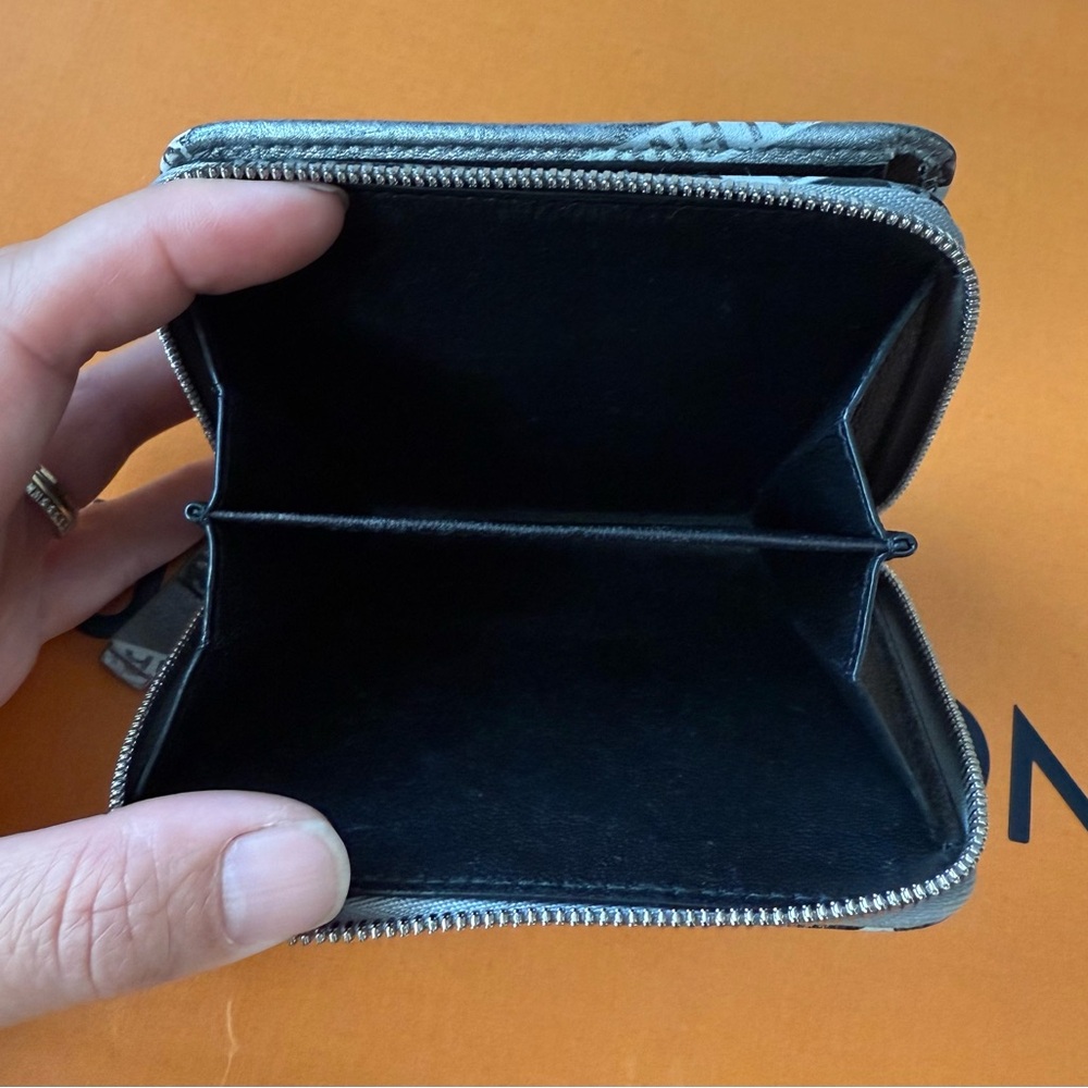 Balenciaga Silver Compact Wallet - Picture 3 of 8